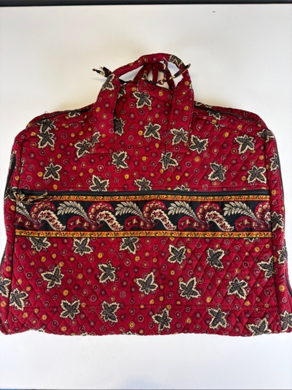 VERA BRADLEY QUILTED RED MESA HANGING GARMENT BAG RETIRED TRAVEL CASE